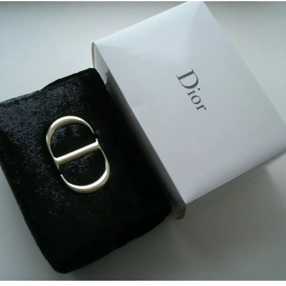 - ❤️- ❤️Dior makeup pouch with chain - Picture 4 of 14